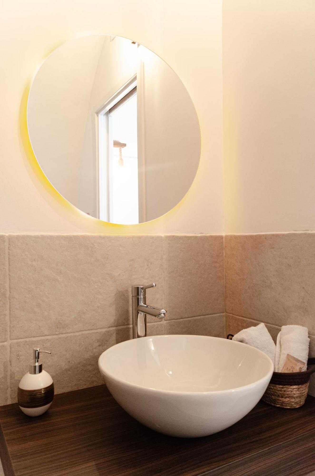 Aca Suite Luxury With Jacuzzi Adelfia Buitenkant foto